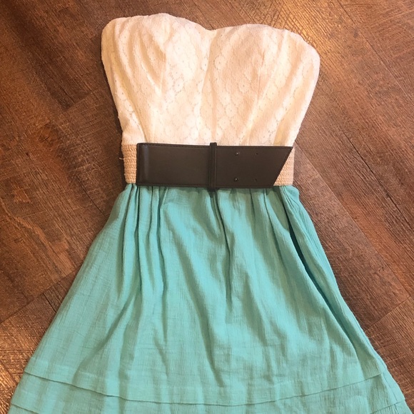 Charlotte Russe Dresses & Skirts - ✨Ladies Belted Dress